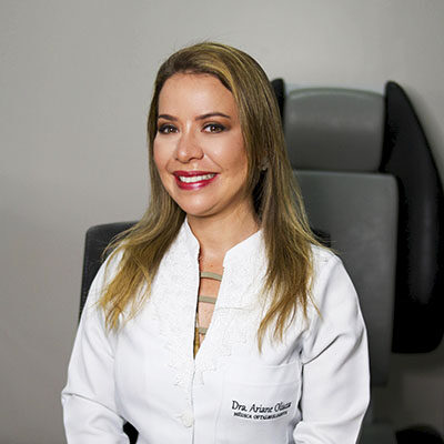 Dra. Ariane Oliuza